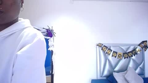 Snapshot of goldenn_ass1 chatting on 10.17.25 goldenn_ass1 online show from 10.17.25