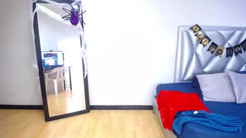 Snapshot of goldenn_ass1 chatting on 10.30.25 goldenn_ass1 online show from 10.30.25