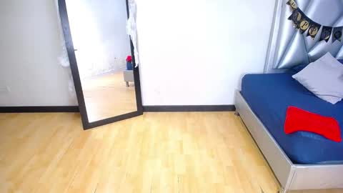 Snapshot of goldenn_ass1 chatting on 10.31.25 goldenn_ass1 online show from 10.31.25