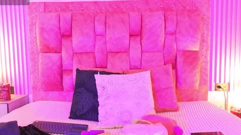 goldilockss15 online show from 10.07.25