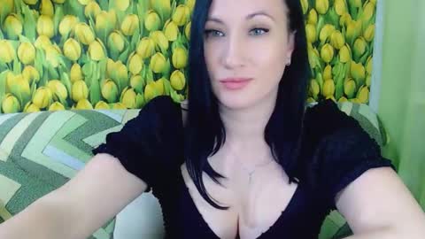 Snapshot of goldmoonn chatting on 04.17.26 goldmoonn online show from 04.17.26