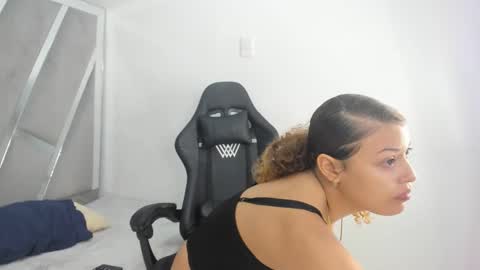 Snapshot of goldyht chatting on 12.05.25 goldyht online show from 12.05.25