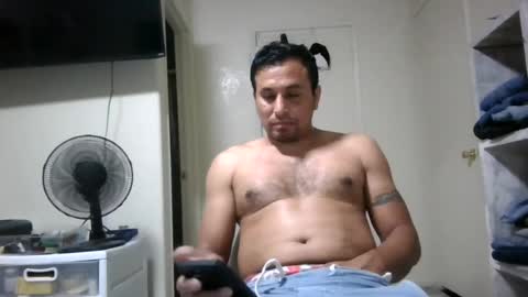 Snapshot of gomezdiazbobby chatting on 06.15.26 gomezdiazbobby online show from 06.15.26