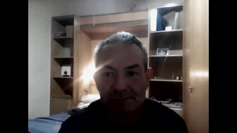 Snapshot of gonzalobilbaogon chatting on 01.01.25 gonzalo online show from 01.01.25