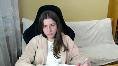 Elizabeth Effie online show from 06.04.26