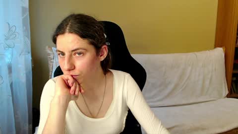 Elizabeth Effie online show from 06.08.26