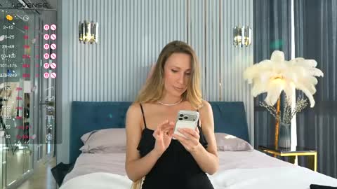 gooodgirlhere online show from 04.15.26