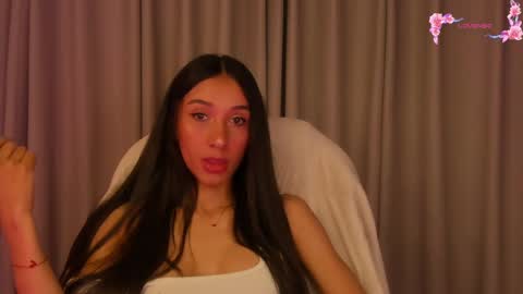 Snapshot of gorgeous_brunette chatting on 02.12.25 Rose online show from 02.12.25