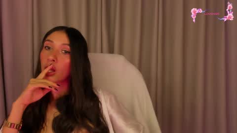 Snapshot of gorgeous_brunette chatting on 03.01.25 Rose online show from 03.01.25