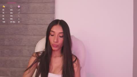 Snapshot of gorgeous_brunette chatting on 02.04.26 Rose online show from 02.04.26