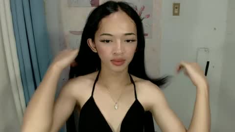 Snapshot of gorgeous_celestine chatting on 06.20.26 tine online show from 06.20.26