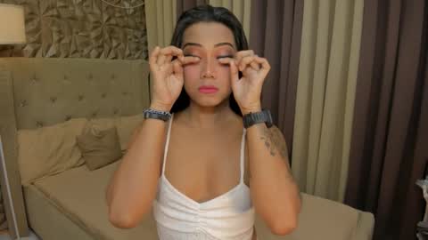 RIANA online show from 11.17.25