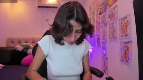 Snapshot of gorgeous_t chatting on 02.05.25 i am Jessi I love animals and drawing I hope to get along with everyone. XOXO online show from 02.05.25