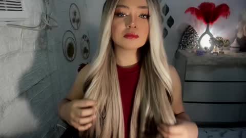 Snapshot of gorgeousamandarose chatting on 01.18.25 Amanda rose online show from 01.18.25