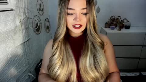 Snapshot of gorgeousamandarose chatting on 09.15.25 Amanda rose online show from 09.15.25