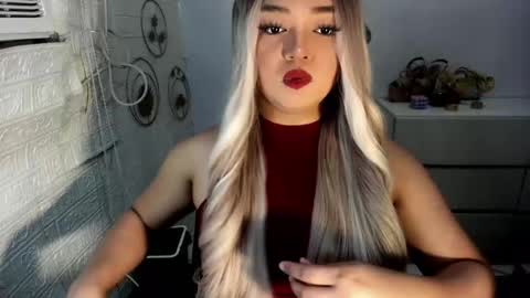 Snapshot of gorgeousamandarose chatting on 09.17.25 Amanda rose online show from 09.17.25