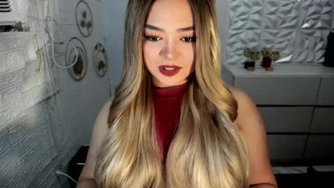 Snapshot of gorgeousamandarose chatting on 09.25.25 Amanda rose online show from 09.25.25