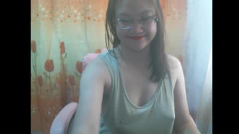 Snapshot of gorgeousmama chatting on 09.28.25 gorgeousmama online show from 09.28.25