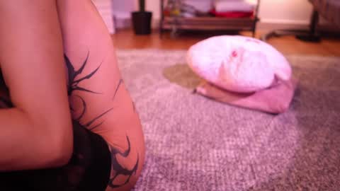 sophie  Special celebration a the beach 300k followers 3011 and 0112   online show from 01.09.25