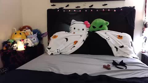 gothbaby305 online show from 10.11.25