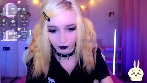 Snapshot of gothiclali chatting on 05.22.26 gothiclali online show from 05.22.26