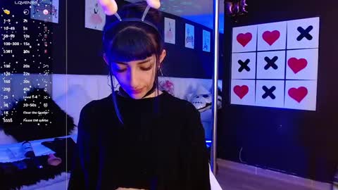 Meredith Alessandra online show from 02.28.25