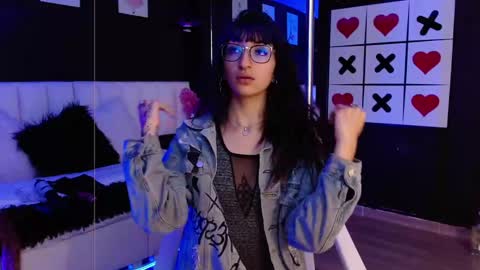 Meredith Alessandra online show from 03.04.25