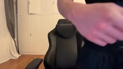 Creamcouple online show from 12.21.25