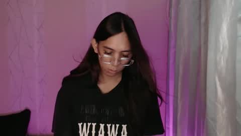 Snapshot of grace_for_youuu chatting on 11.19.25 HoneyGrace online show from 11.19.25