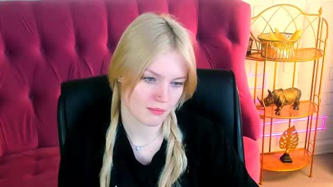 Grace Glamour online show from 01.31.25