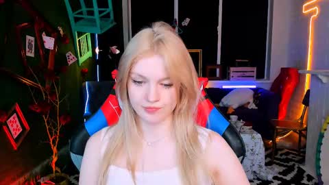 Grace Glamour online show from 02.26.25