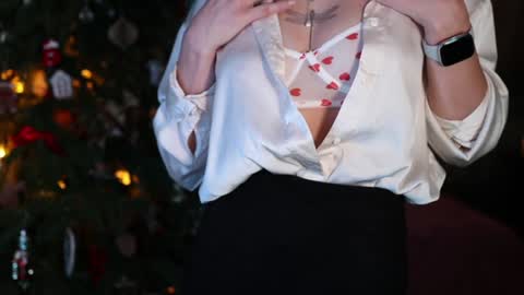 Snapshot of gracegreen chatting on 12.30.24 I will be glad to see you 30 N 1800 - 2300 gmt3 online show from 12.30.24