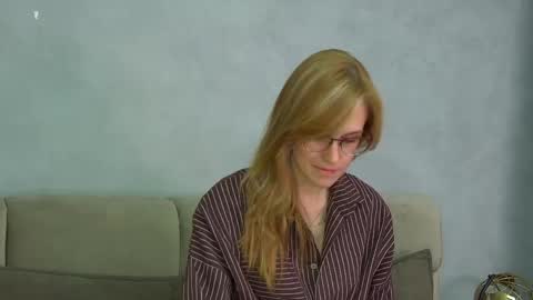 Snapshot of gracehudsons chatting on 04.22.26 Grace online show from 04.22.26