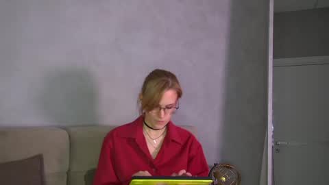 Snapshot of gracehudsons chatting on 04.28.26 Grace online show from 04.28.26