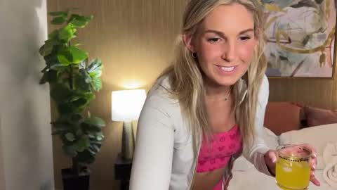 Gracie Mae online show from 12.31.24