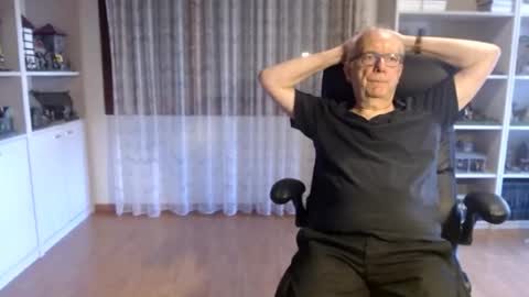 Snapshot of grandpach chatting on 07.21.26 grandpach online show from 07.21.26