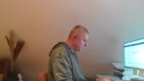 grau197077 online show from 02.13.26