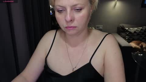 Snapshot of gray_swann chatting on 02.20.25 Ray online show from 02.20.25