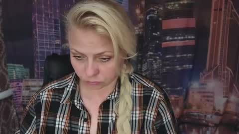 Snapshot of gray_swann chatting on 06.15.26 Ray online show from 06.15.26