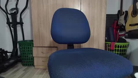 Snapshot of grayrosty chatting on 10.23.25 grayrosty online show from 10.23.25