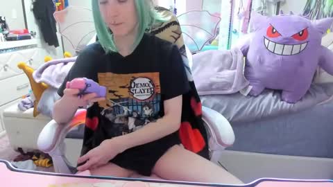 GreenEyedLovexo online show from 10.12.25