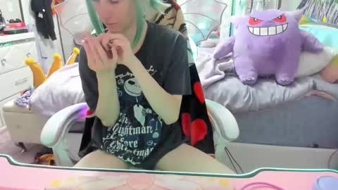 GreenEyedLovexo online show from 10.18.25