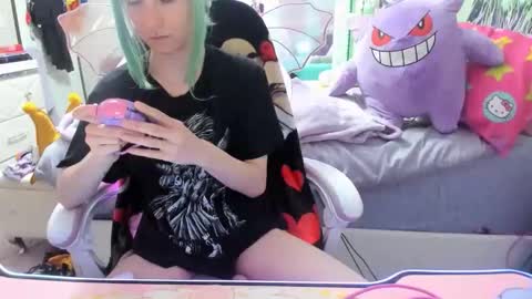 GreenEyedLovexo online show from 10.19.25