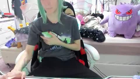 GreenEyedLovexo online show from 11.13.25