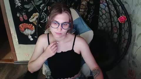 Snapshot of greenwitch9 chatting on 07.07.26 Lina online show from 07.07.26