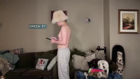 Snapshot of greenxxxqueen chatting on 12.30.24 SexQueen Nikki online show from 12.30.24