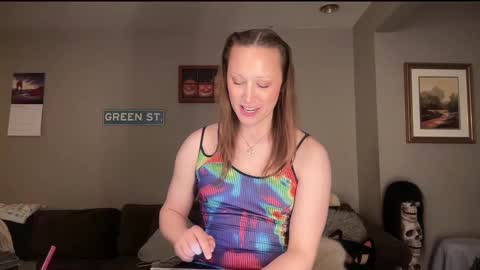 Snapshot of greenxxxqueen chatting on 02.18.25 SexQueen Nikki online show from 02.18.25