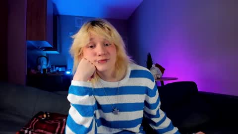 Greg-independent model online show from 12.24.24