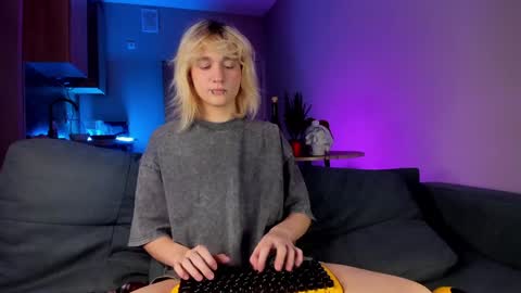 Greg-independent model online show from 12.27.24