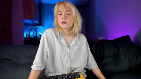 Greg-independent model online show from 01.13.25